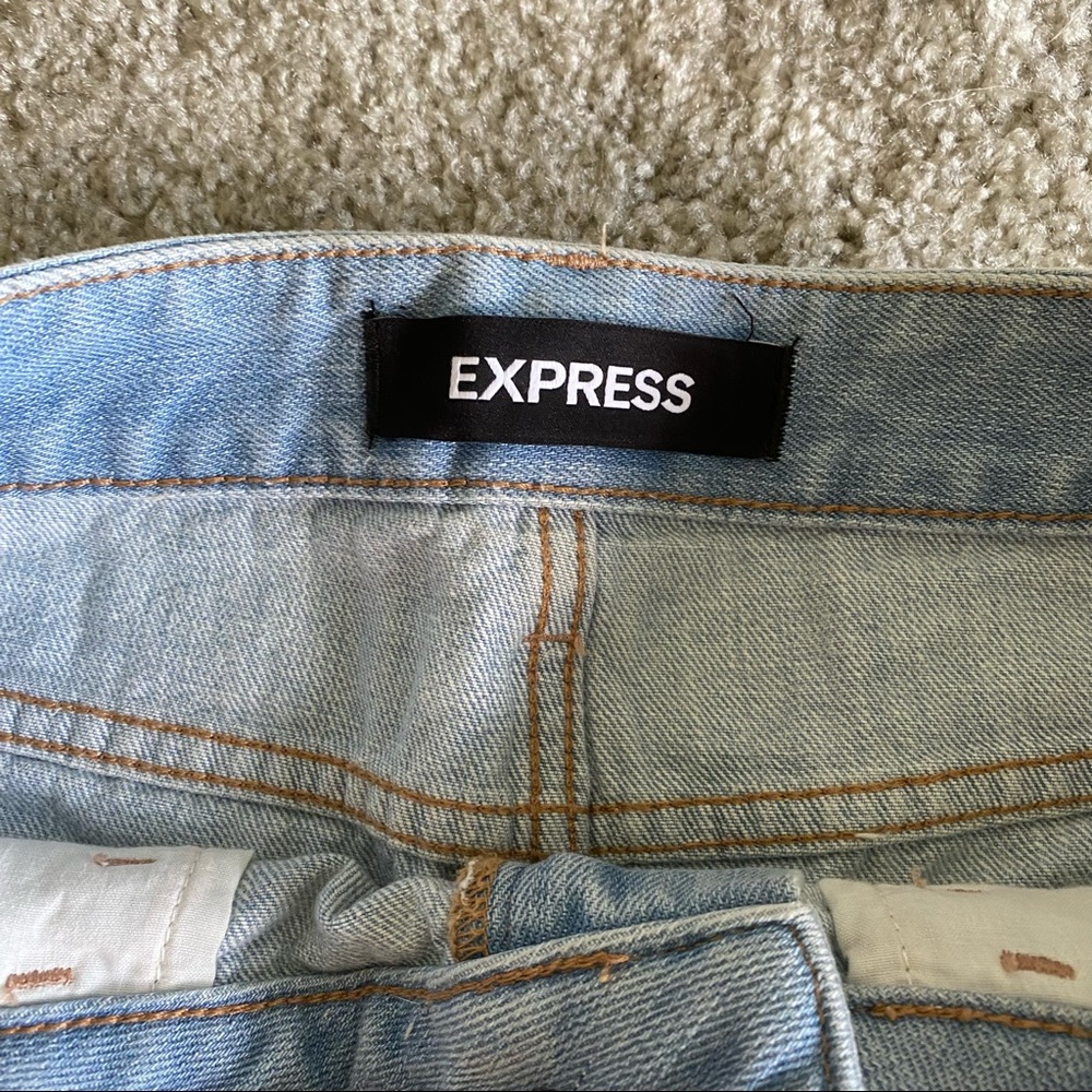 Express Low Rise Floral Embroidered Shorts - Picture 5 of 8